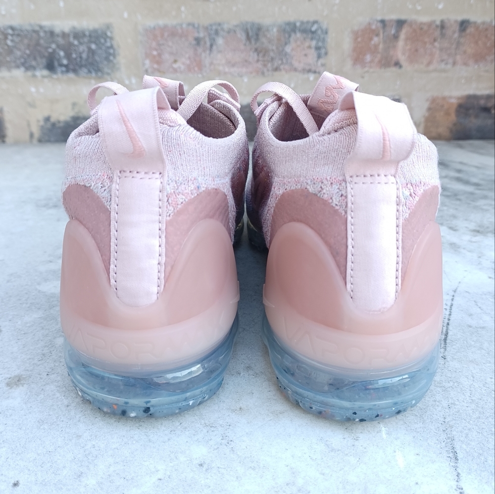 Nike Vapormax Flyknit Sneakers - Picture 5 of 11